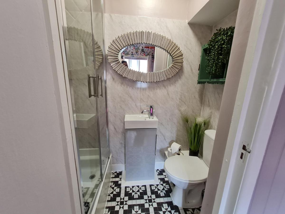Lemur Lodge - Boutique Apartments - Short Stroll To The Beach Bournemouth Eksteriør billede