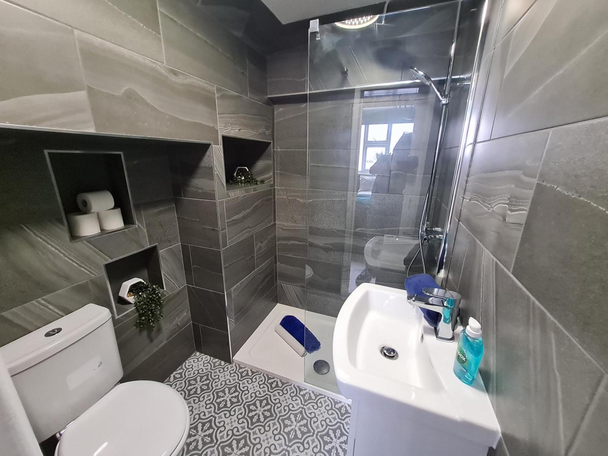 Lemur Lodge - Boutique Apartments - Short Stroll To The Beach Bournemouth Eksteriør billede