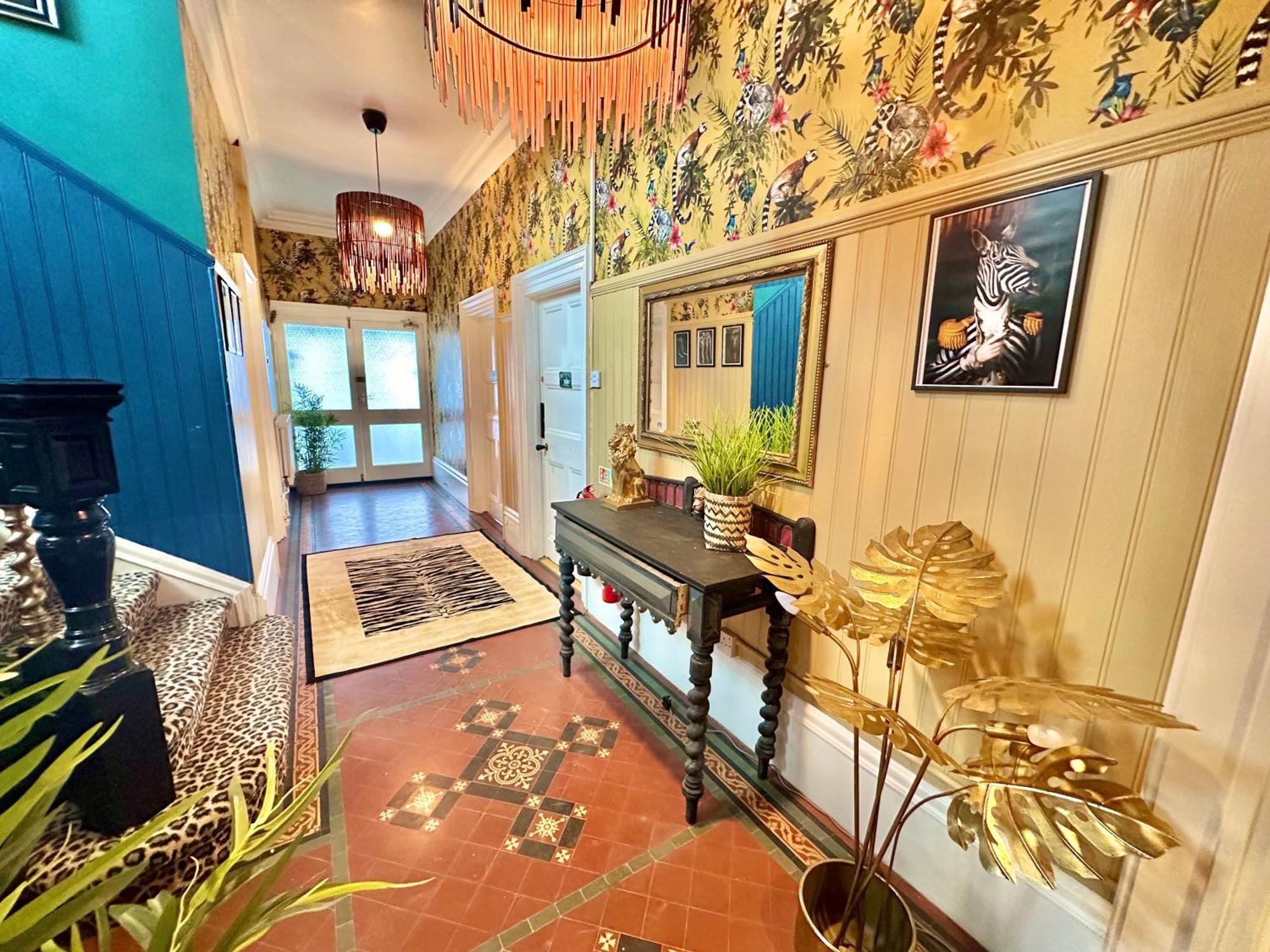 Lemur Lodge - Boutique Apartments - Short Stroll To The Beach Bournemouth Eksteriør billede
