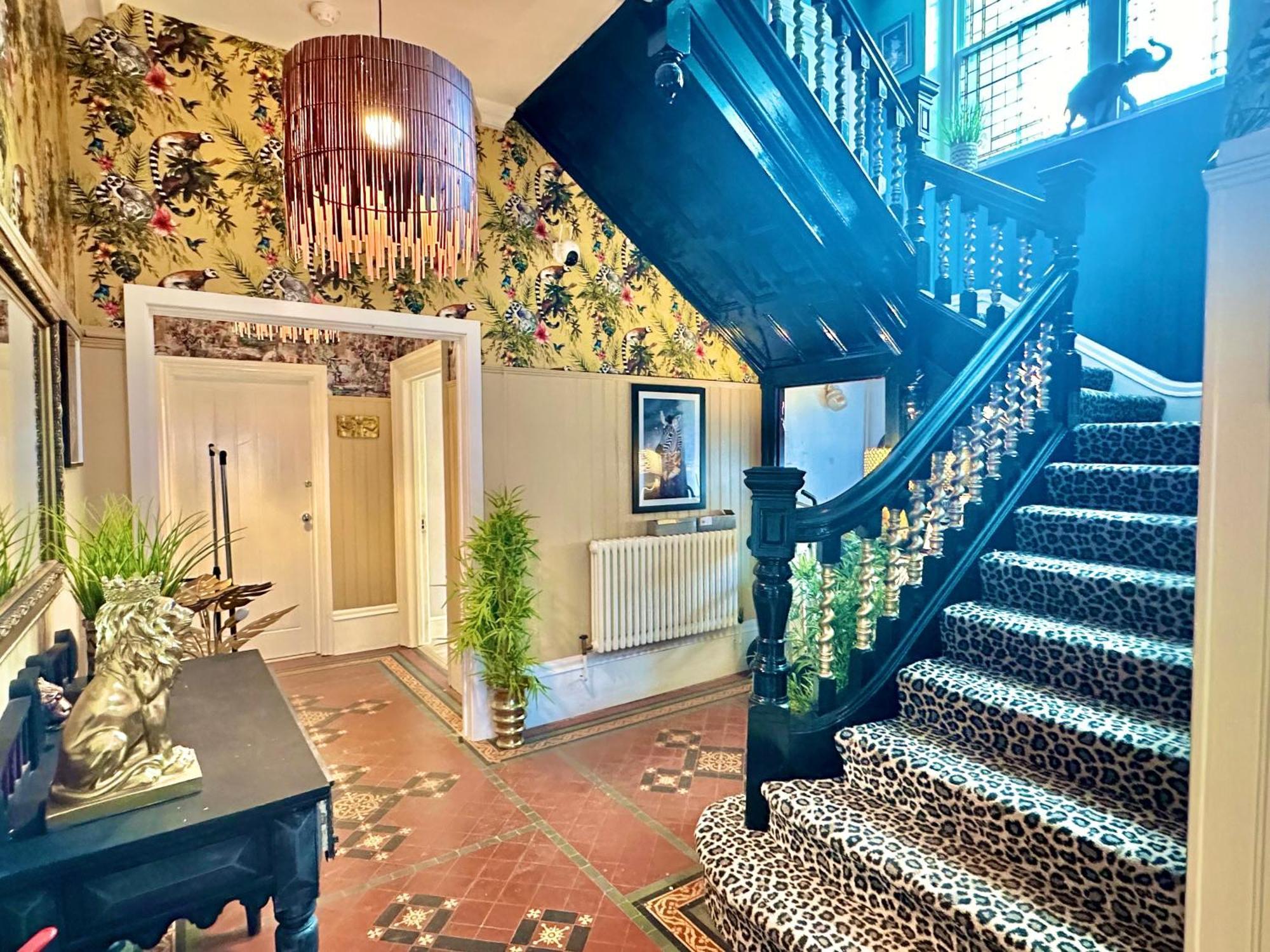 Lemur Lodge - Boutique Apartments - Short Stroll To The Beach Bournemouth Eksteriør billede